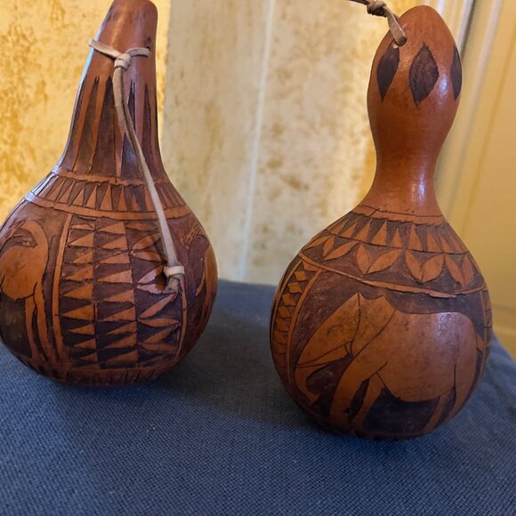 Vintage Hand carved  Calabash Gourd Shaker - Picture 3 of 4